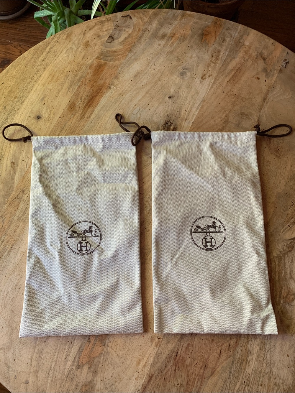 Hermes Pair of Drawstring Dust Bags in Natural Cotton Material with Brown Logo